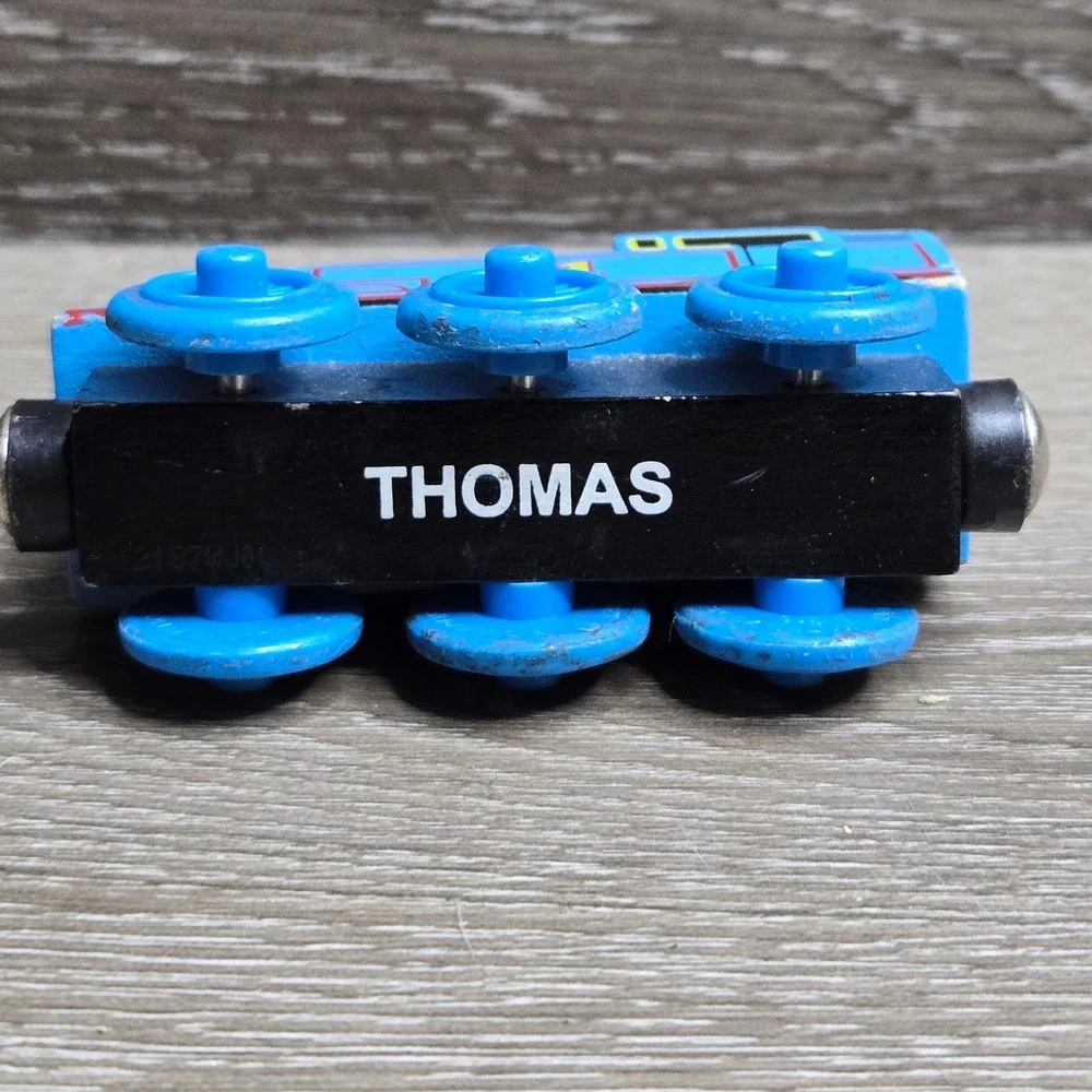 Thomas & Friends Wooden Railway Thomas #1 Blue Tank Train Car Learning Curve